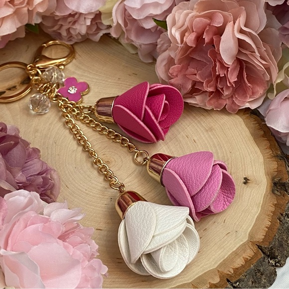 Multicolor Triple Rose Charm with Beads Keychain - Picture 7 of 12